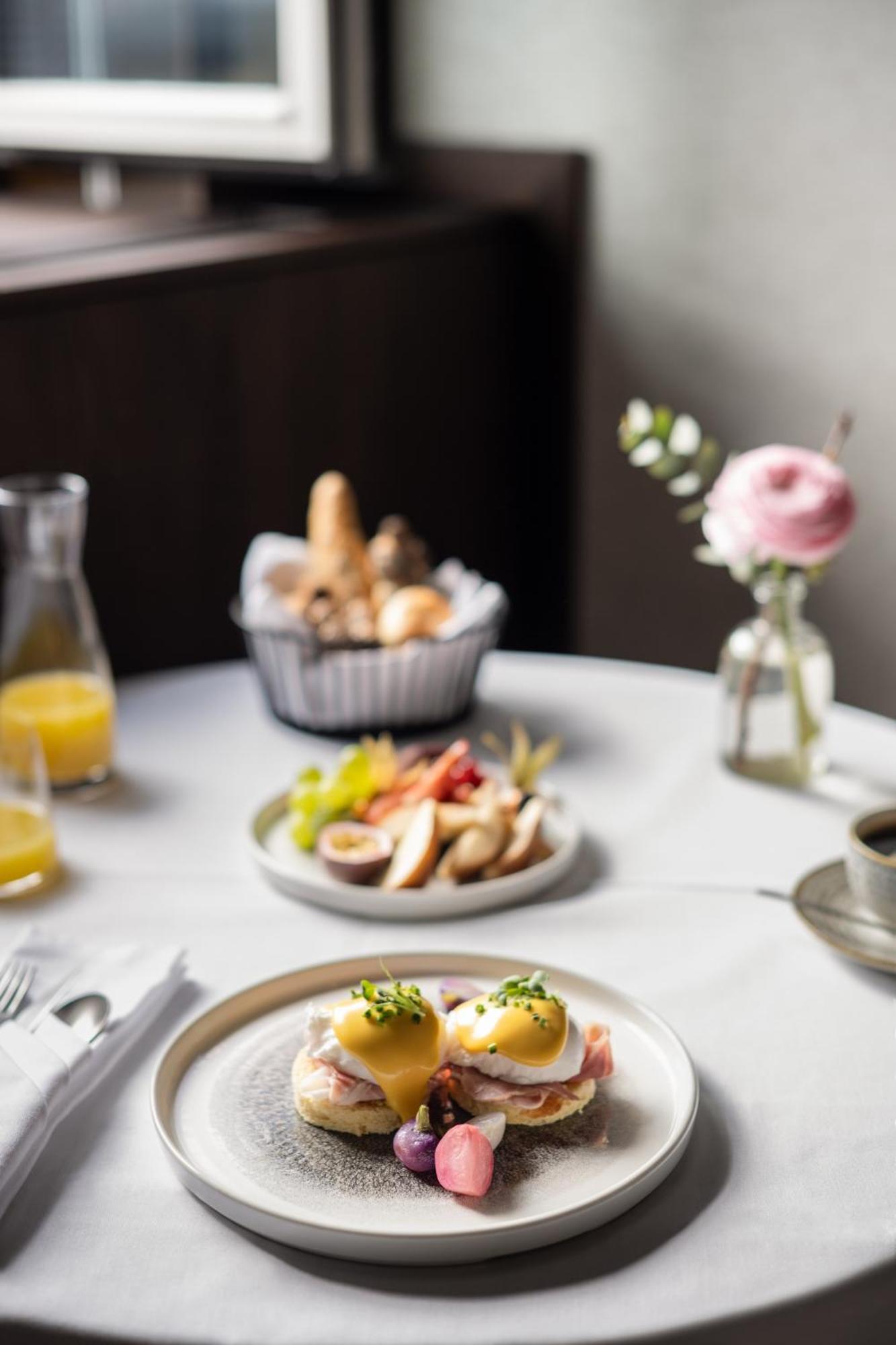 ホテル Almanac Palais ウィーン エクステリア 写真 A breakfast table