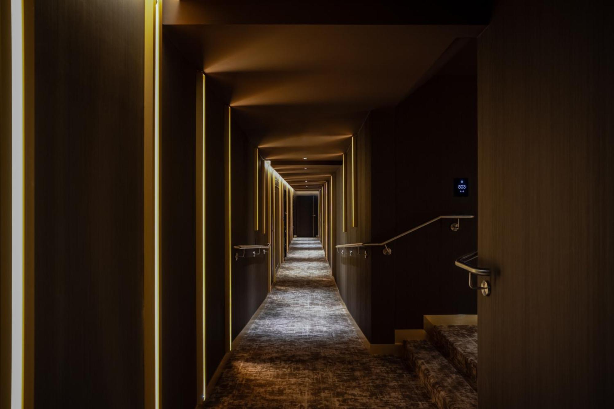 ホテル Almanac Palais ウィーン エクステリア 写真 A corridor at the hotel